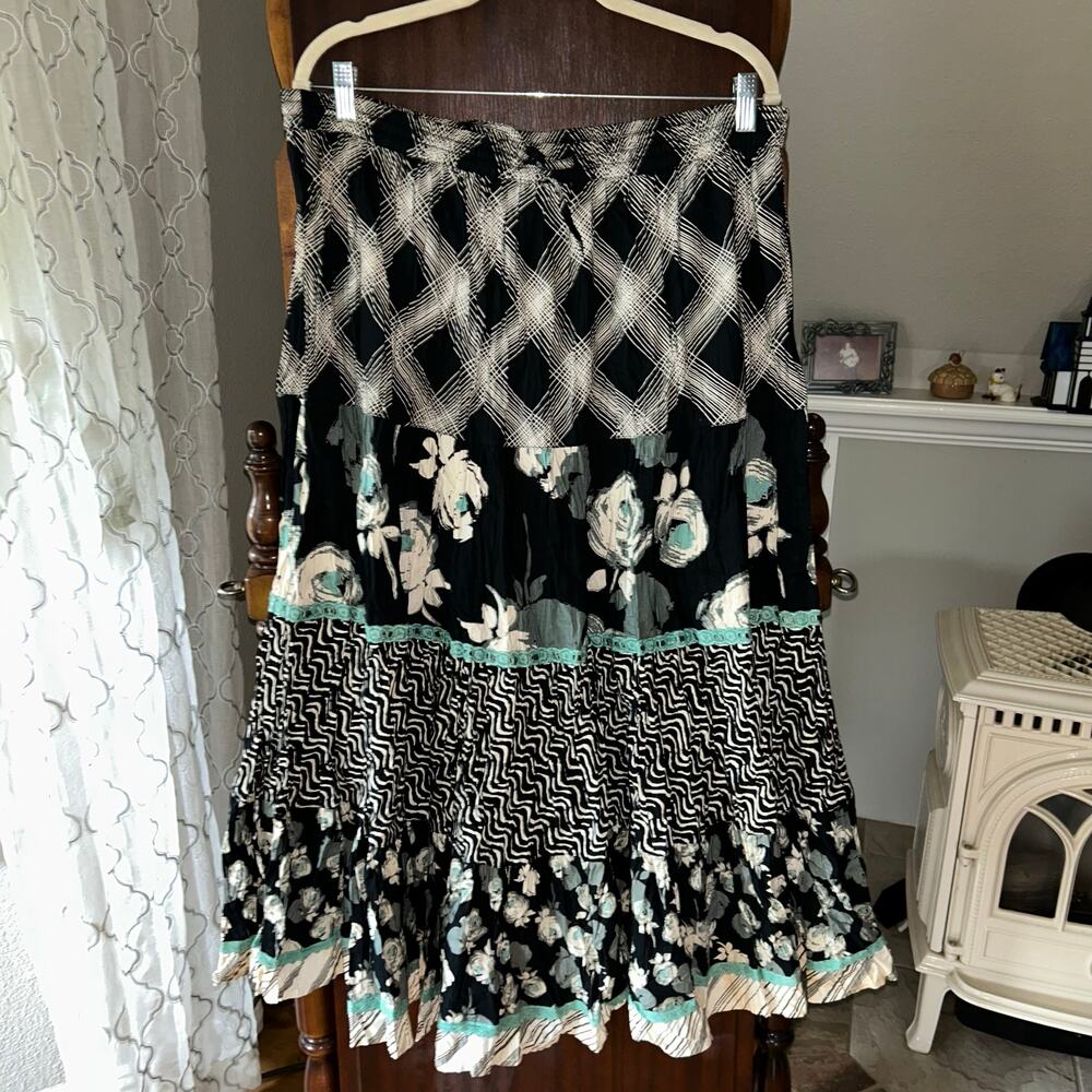 Vintage maxi skirt denim 24/7 Comfort tiered black floral 18W plus square dance